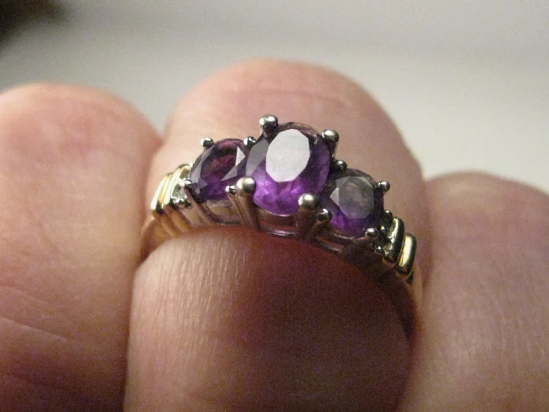 Silver Wedding Ring with Engraving10kt Triple Oval Amethyst & Diamond Ring, sz. 7.75, 2.53 gr.