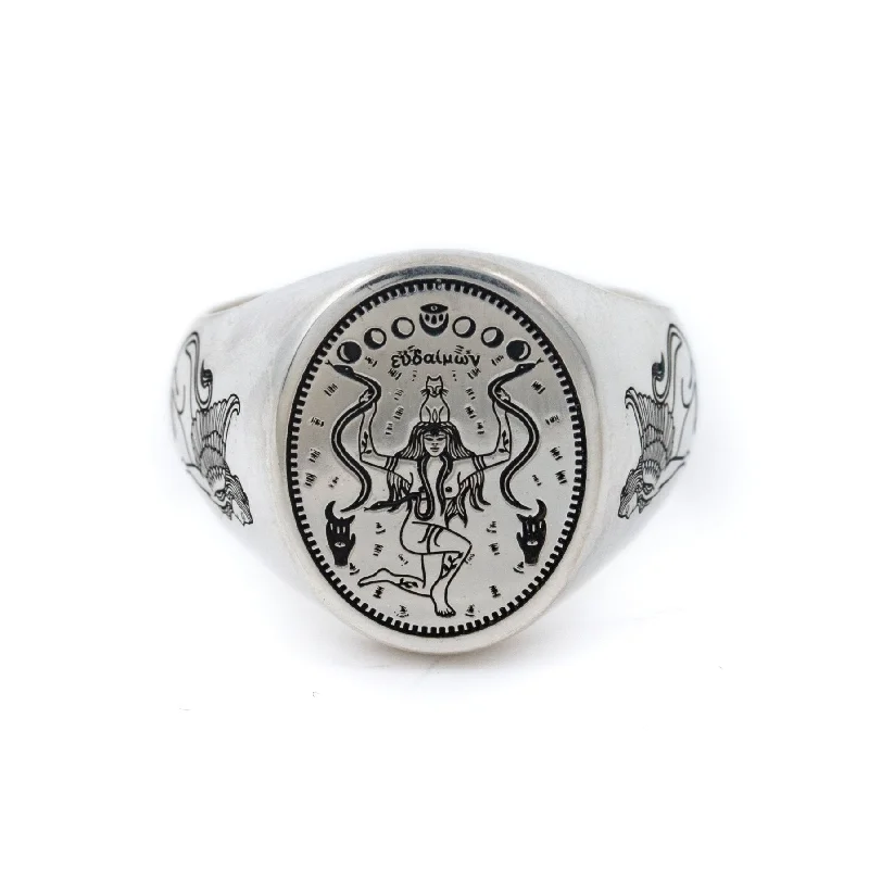 Custom Round Diamond Engagement RingSilver x Eudaimonia Signet