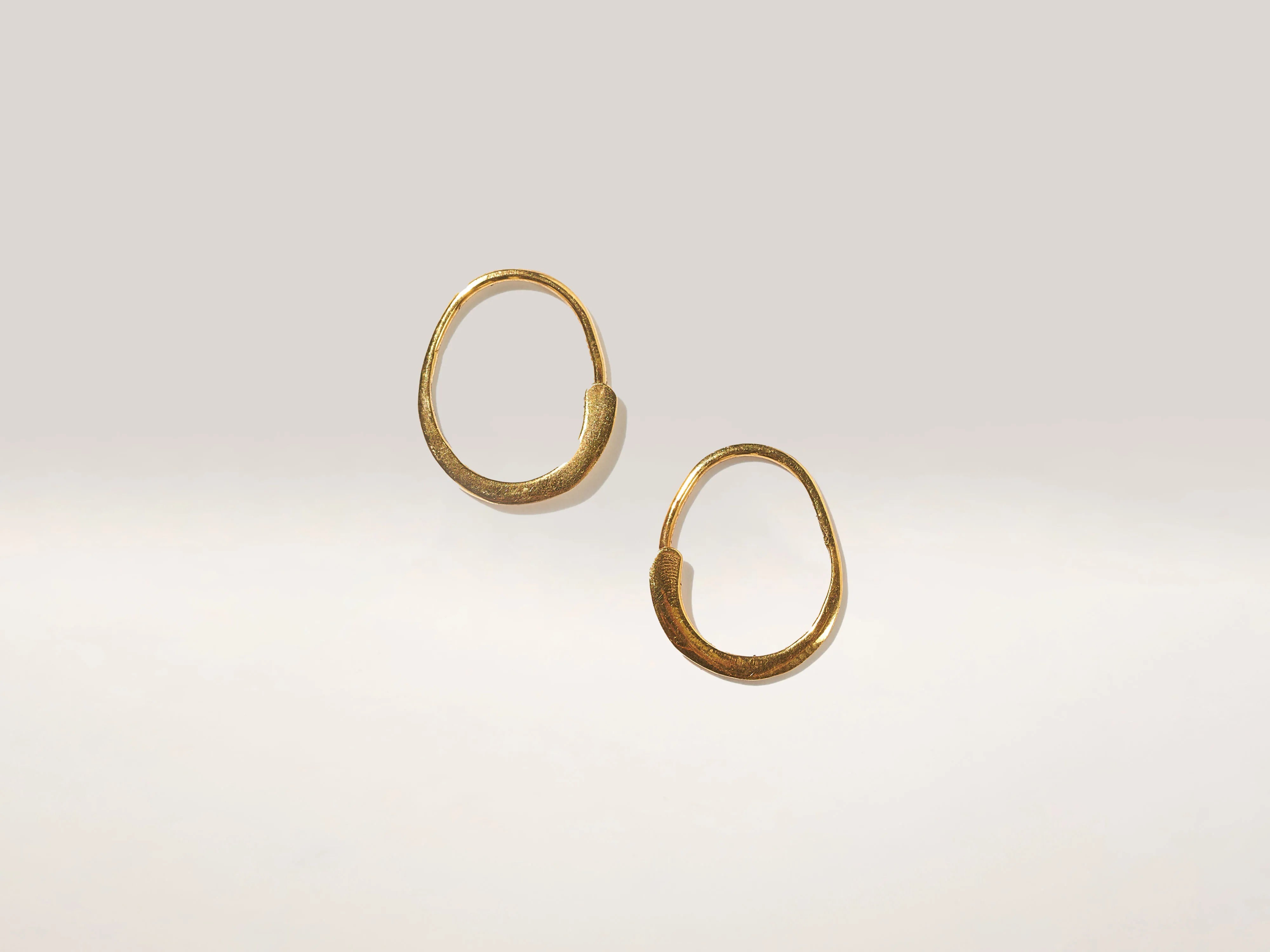 Real Diamond Earrings-Loop Hoop Earrings (242 / W / GOLD)