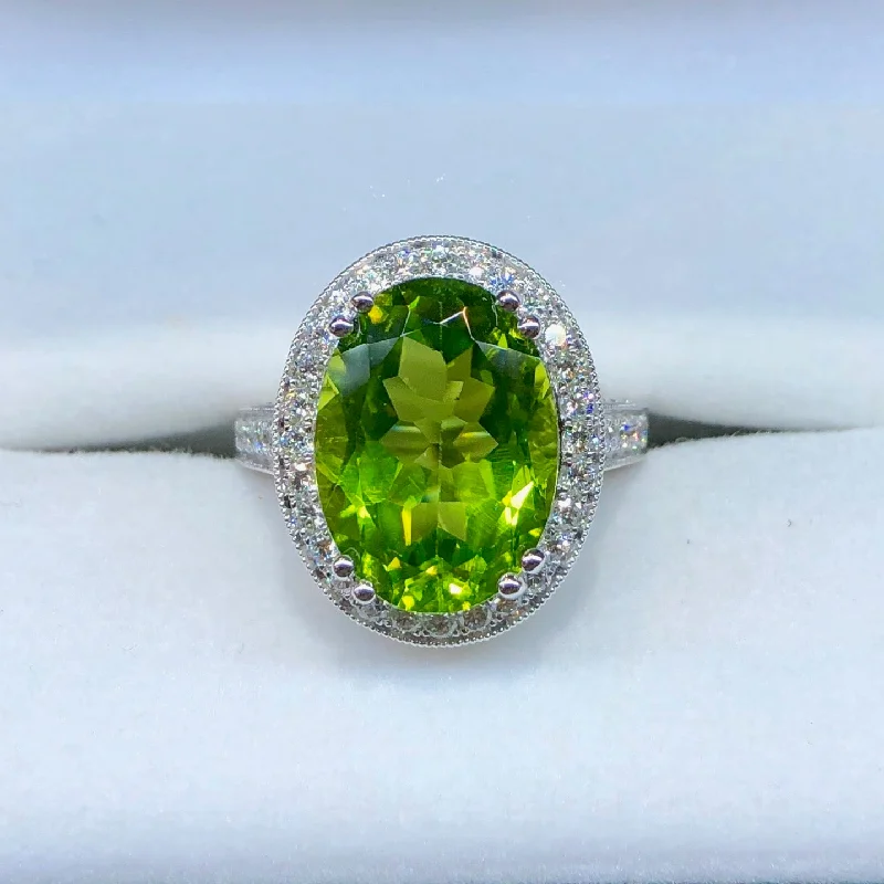 Custom Wedding Ring for AnniversaryPeridot and Diamond Ring