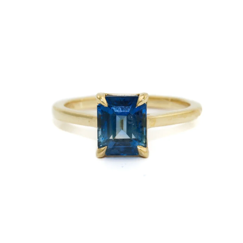 Elegant Diamond Wedding Band18k Gold x Blue Sri Lanka Sapphire Solitaire