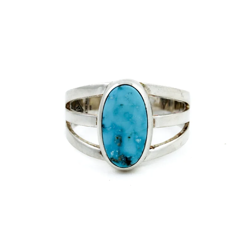 Classic Signet Ring with CustomizationOval Split Shank x Blue Ridge Ring