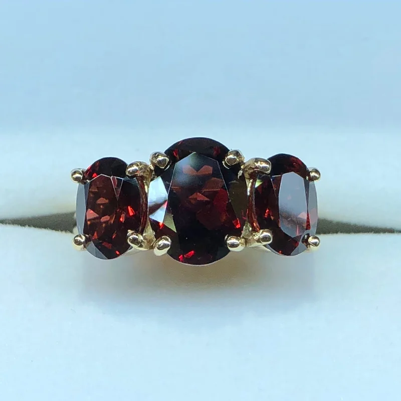 Simple Platinum Wedding BandGorgeous Garnet Ring