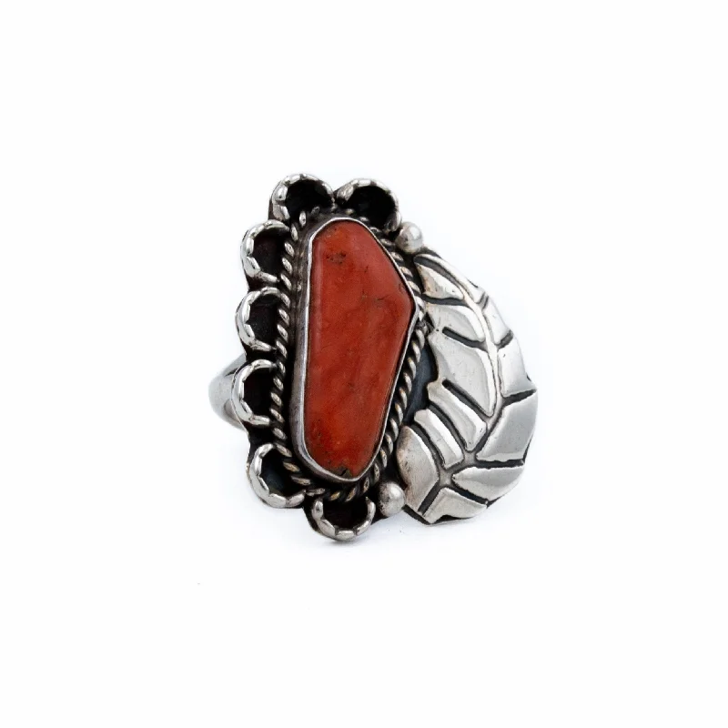 Personalized Wedding Ring for Special EventsLeaf-Bezel Coral Ring