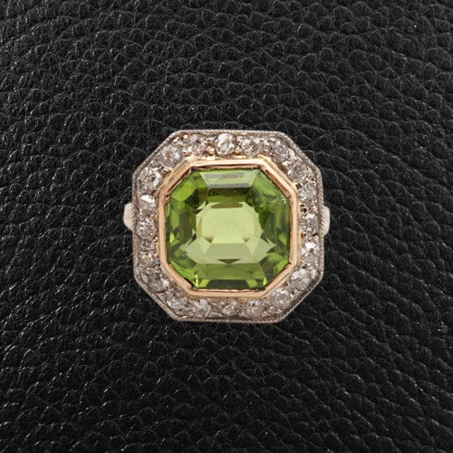 Custom Birthstone Ring for Special OccasionPeridot & Diamond Ring