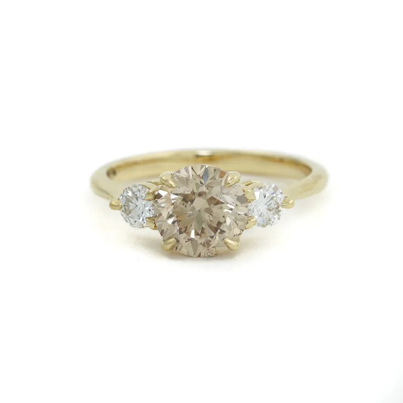 Vintage-Inspired Engagement Ring18k Champagne Diamond Ring